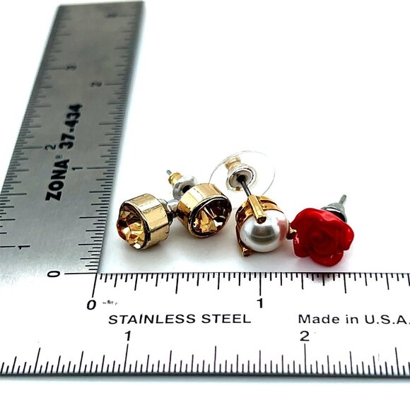 3 Pairs of Stud Earrings - Picture 5 of 7